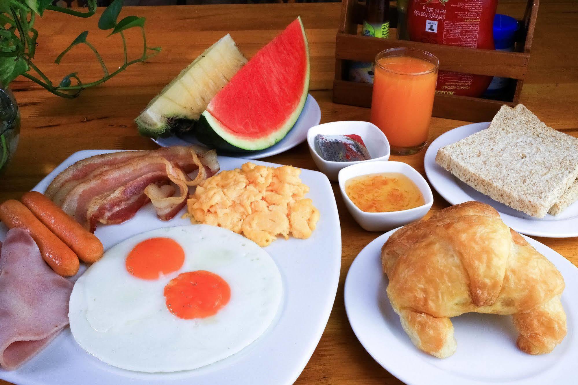 Naka Resort Bãi biển Kamala Ngoại thất bức ảnh