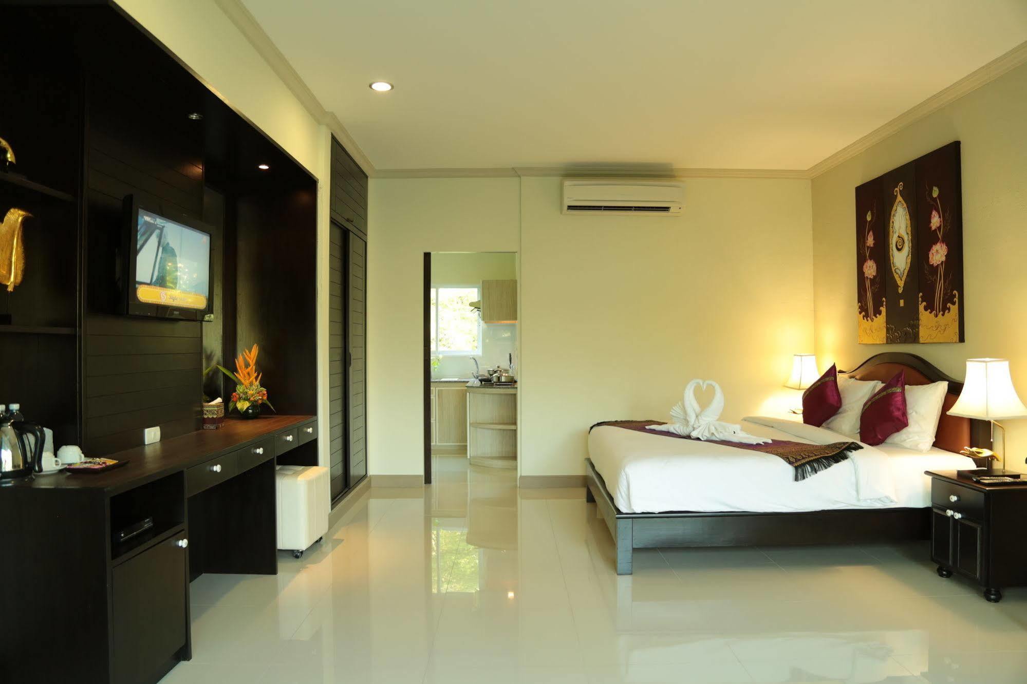 Naka Resort Bãi biển Kamala Ngoại thất bức ảnh