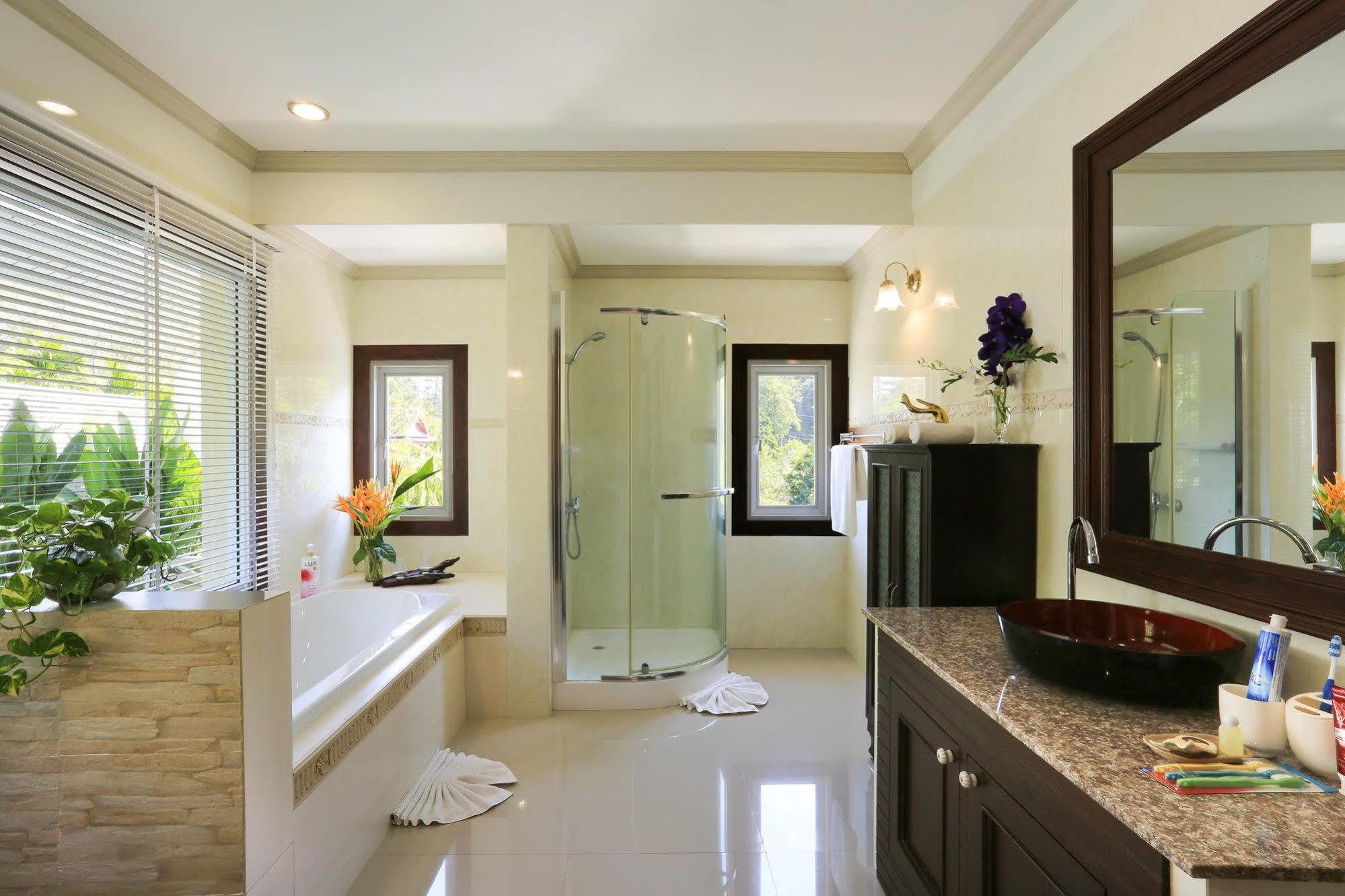 Naka Resort Bãi biển Kamala Ngoại thất bức ảnh