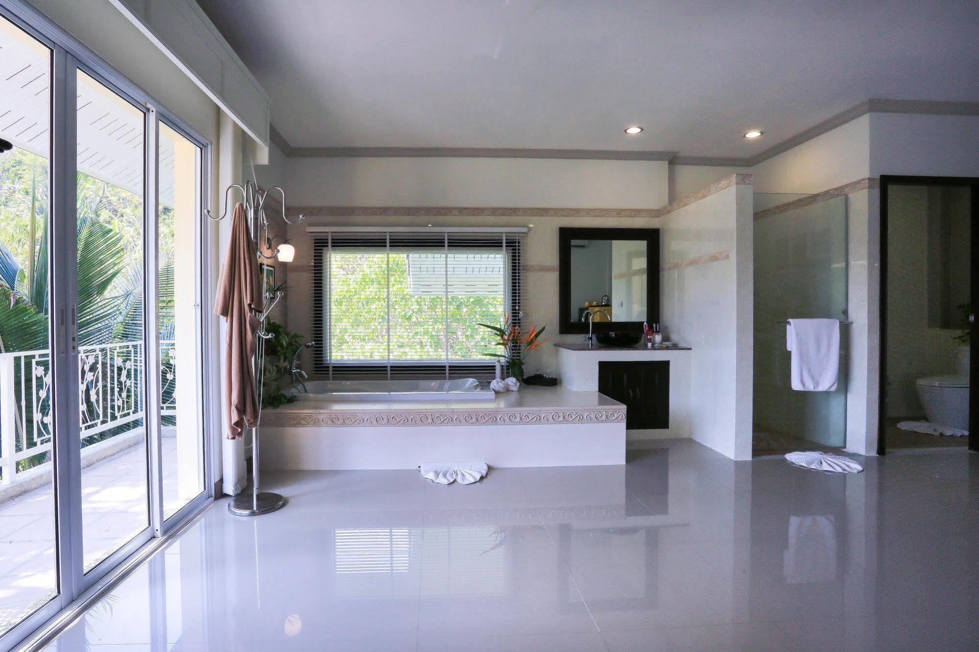 Naka Resort Bãi biển Kamala Ngoại thất bức ảnh