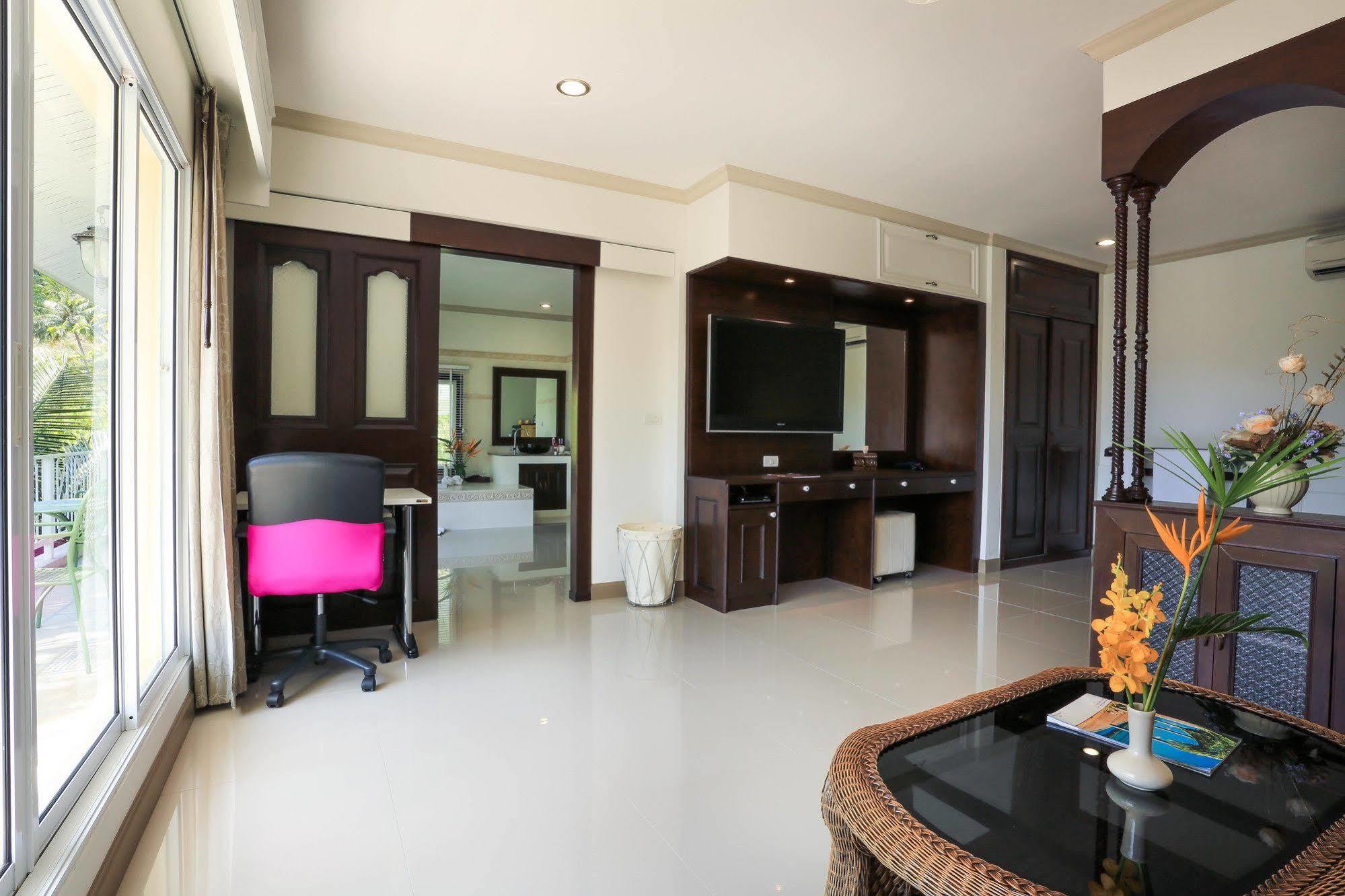 Naka Resort Bãi biển Kamala Ngoại thất bức ảnh