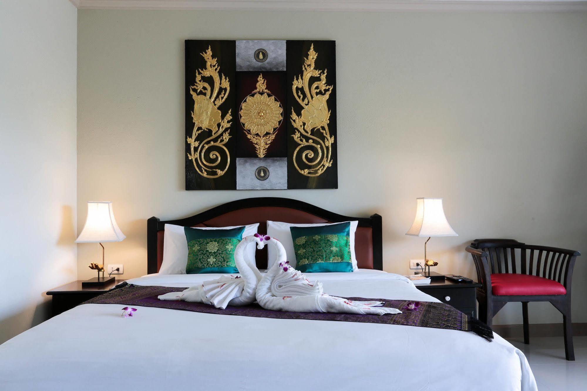 Naka Resort Bãi biển Kamala Ngoại thất bức ảnh