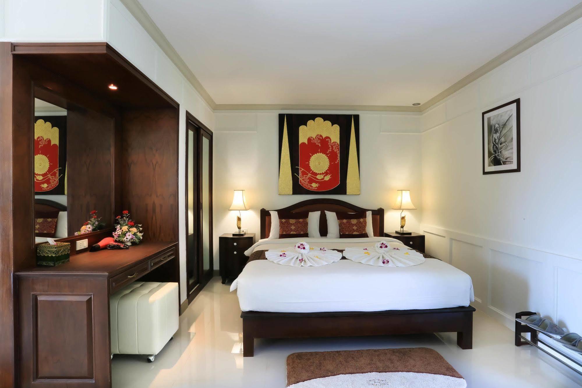 Naka Resort Bãi biển Kamala Ngoại thất bức ảnh